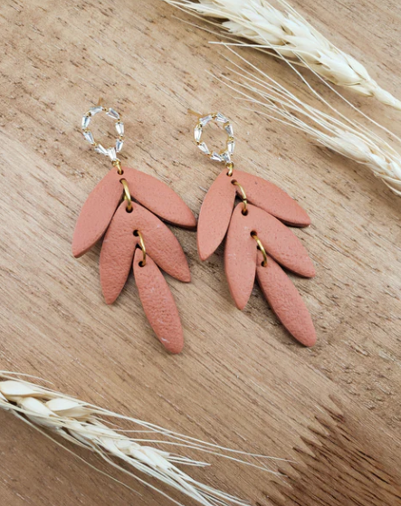 THREE TIER LIGHT BURNT ORANGE + PENDANT DANGLE