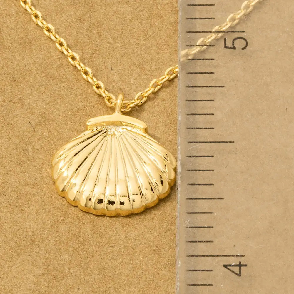 Gold Dipped Clam Shell Pendant Necklace