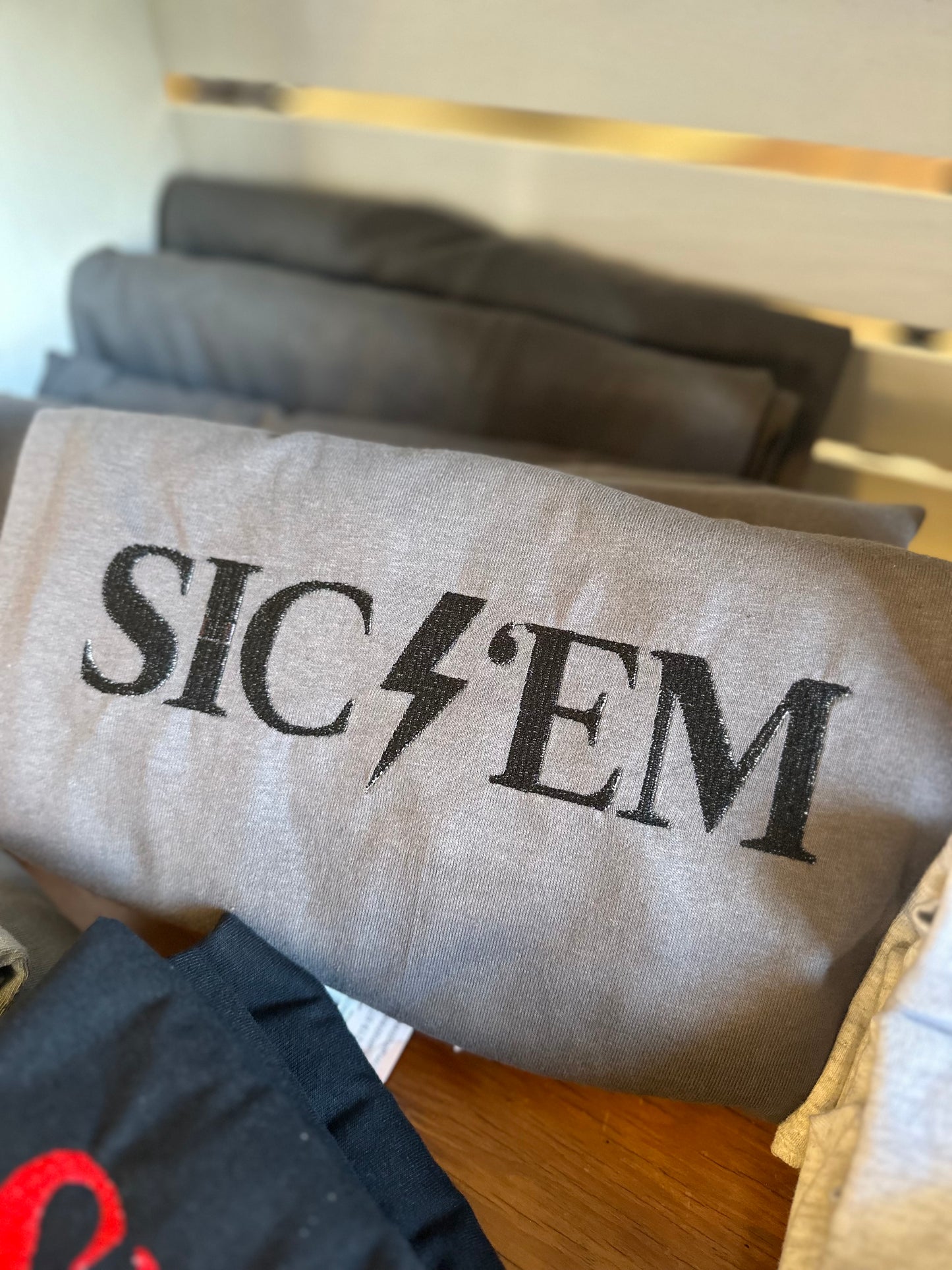 Sic ‘Em Tshirt