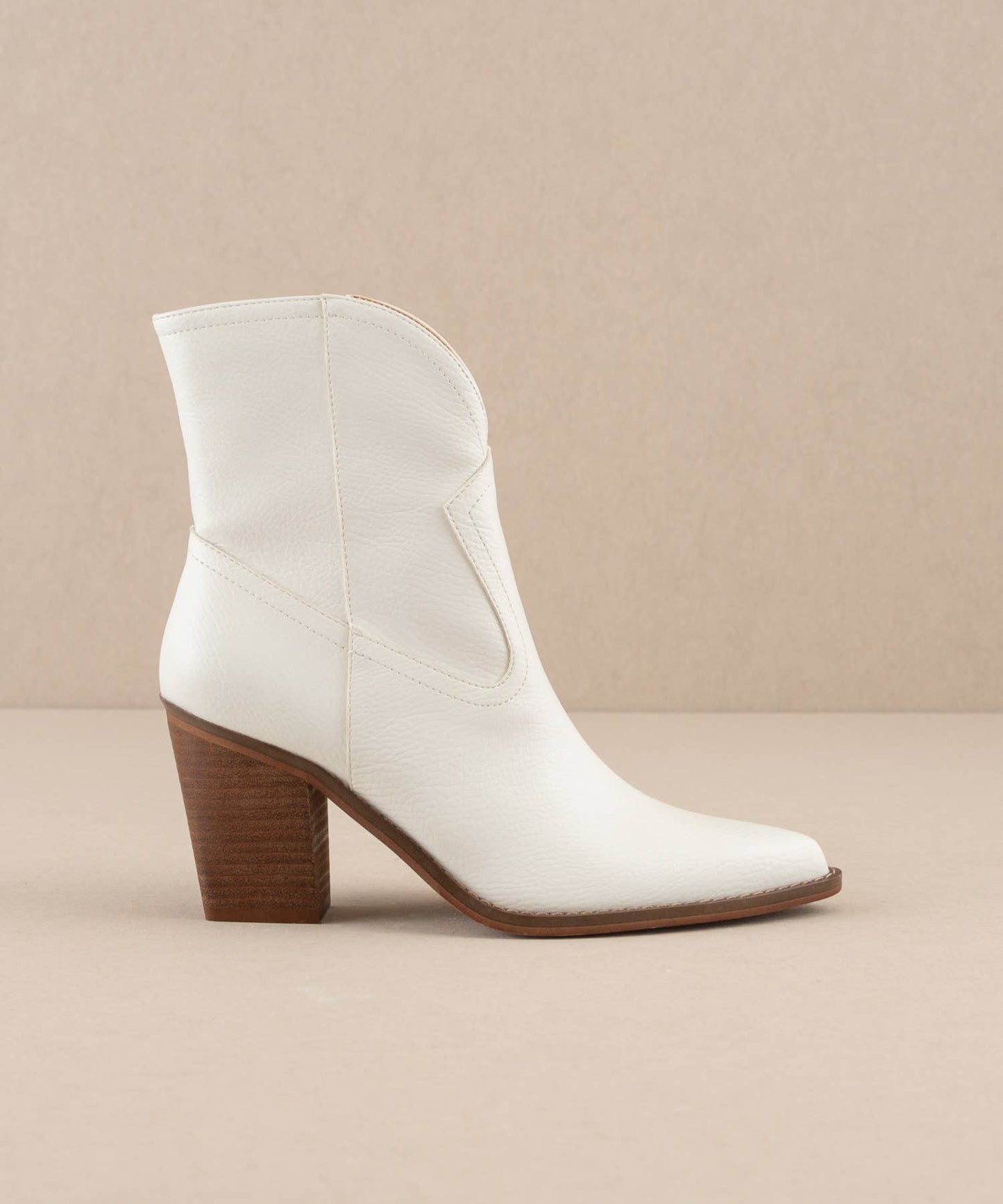 Courtney Boot