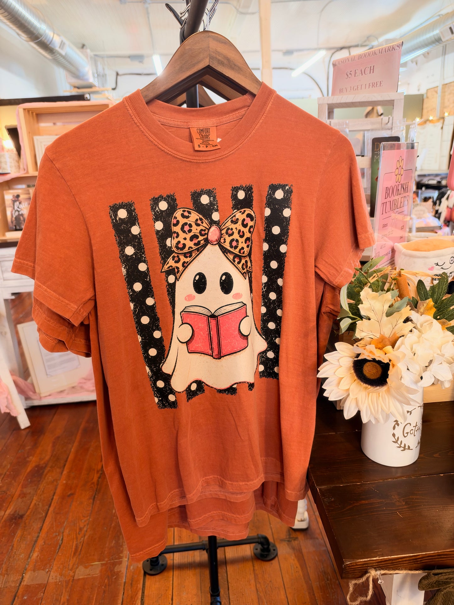 Ghost Reading | Halloween Bookish T-Shirt