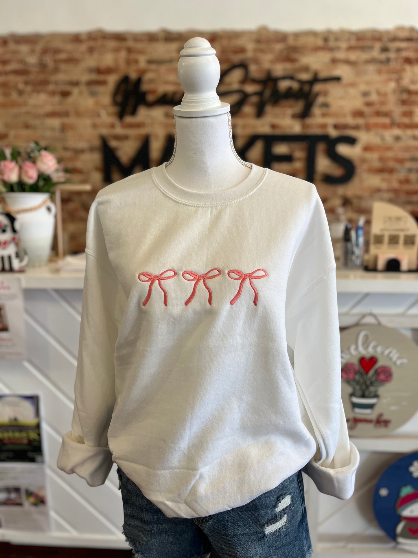 Bow Embroidered Sweatshirt