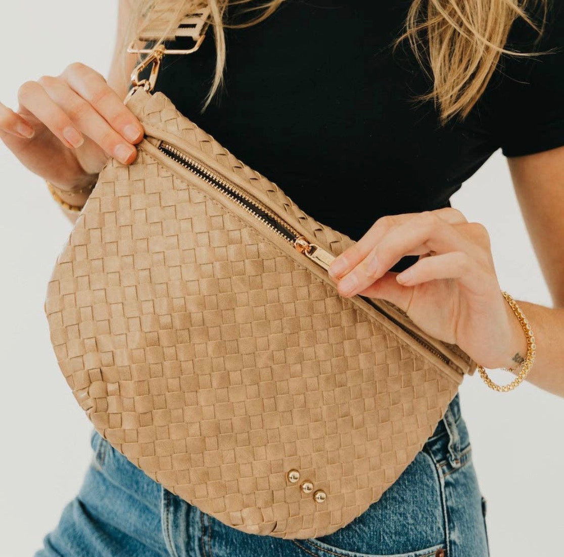 Westlyn Crossbody