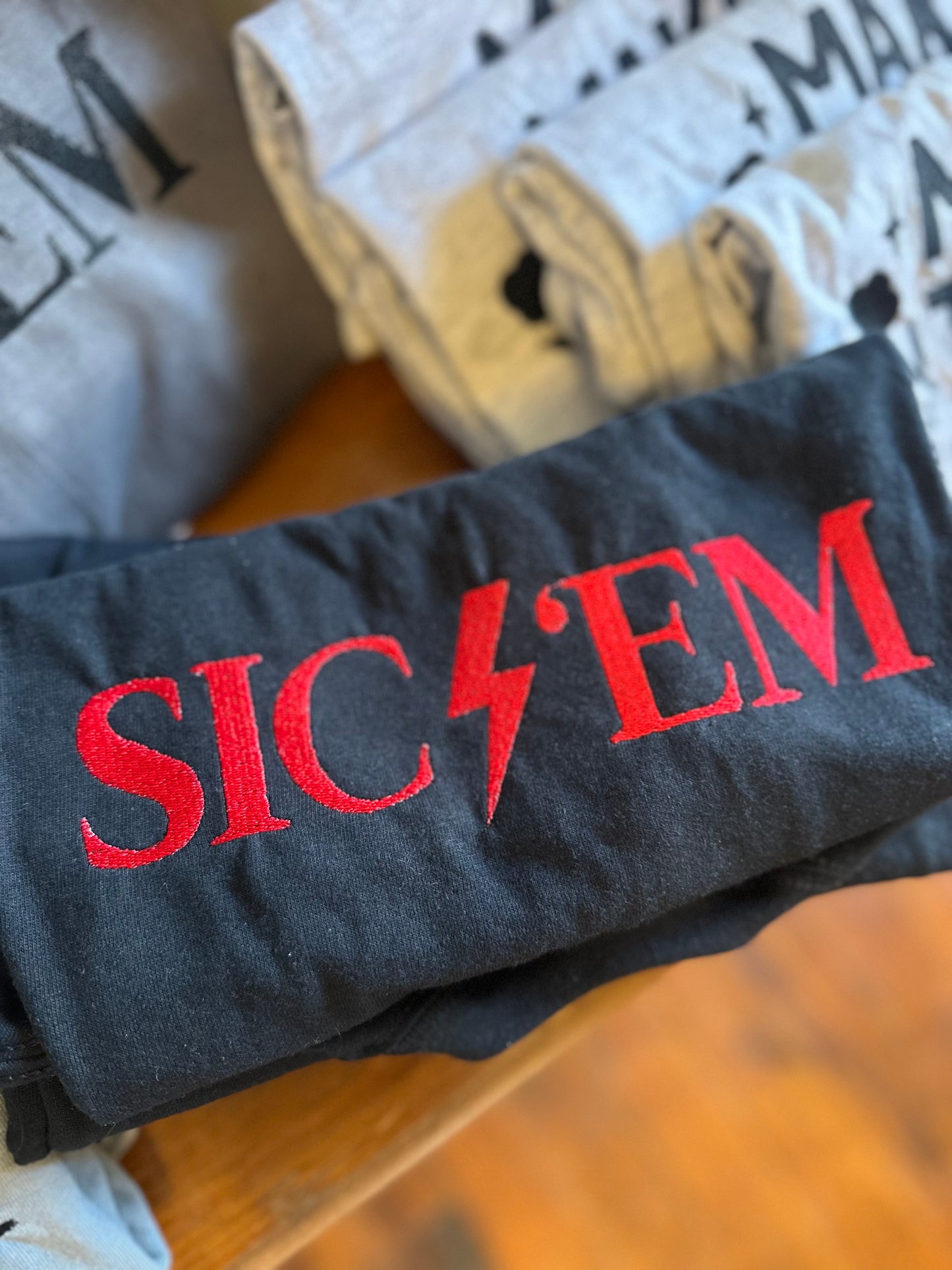 Sic ‘Em Tshirt