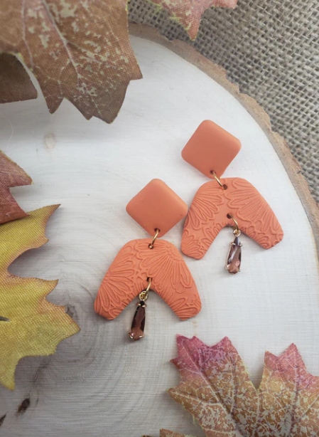 SOLID ARCH WITH TEXTURE