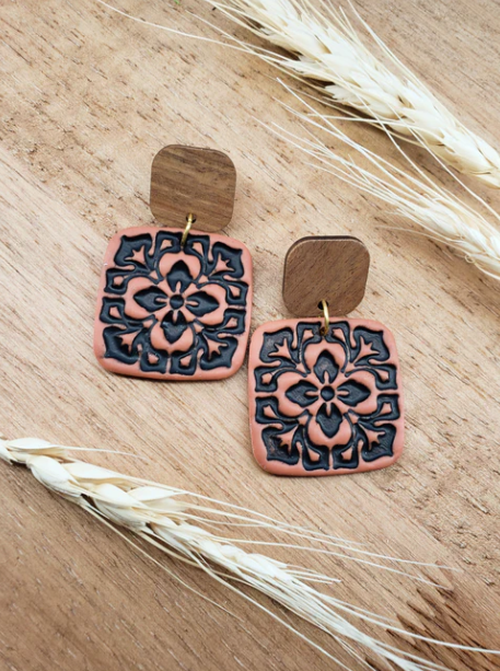 WOODEN ROUND SQUARE OVER TERRACOTTA TILE - BLACK