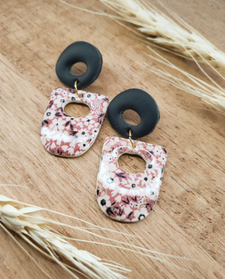 DANGLE BLACK DONUT OVER  PATTERN SEMI- CIRCLE