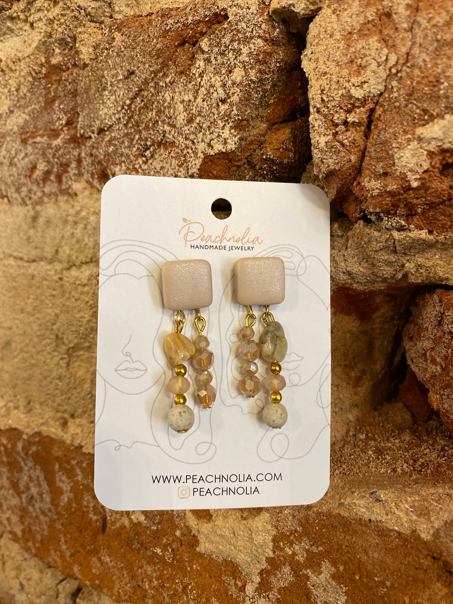 DANGLE SQUARE WITH STONES