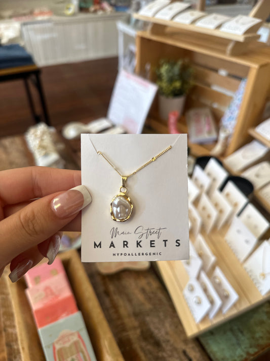 Chunky Gold and Pearl Necklace