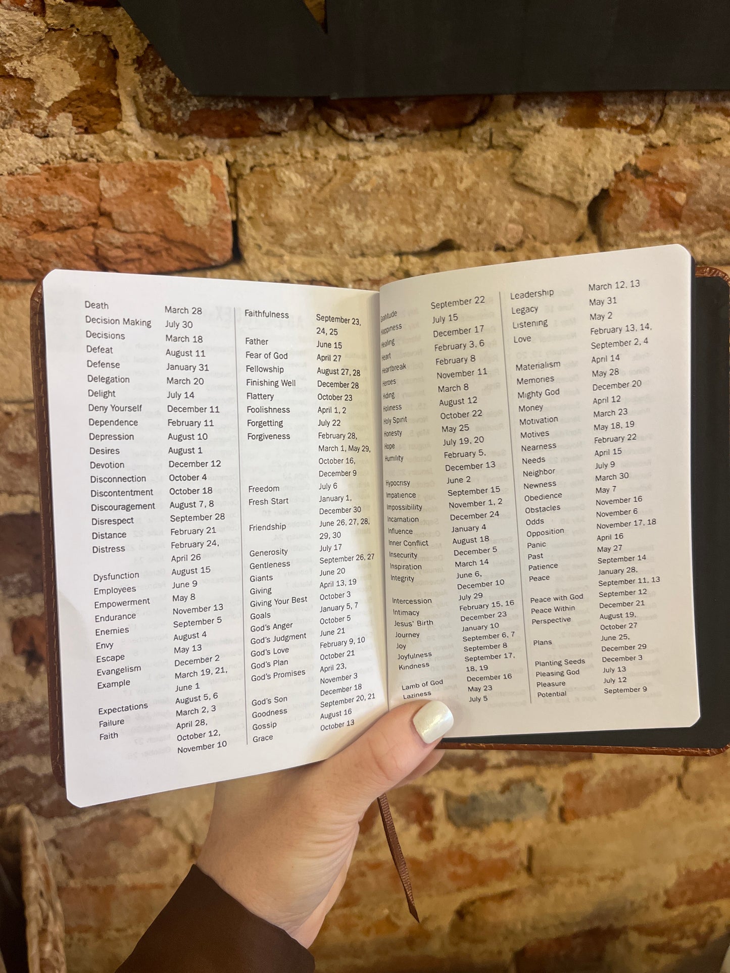 365 Day Devotional for Men - One Minute with God
