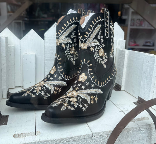 Jenna Boot In Black
