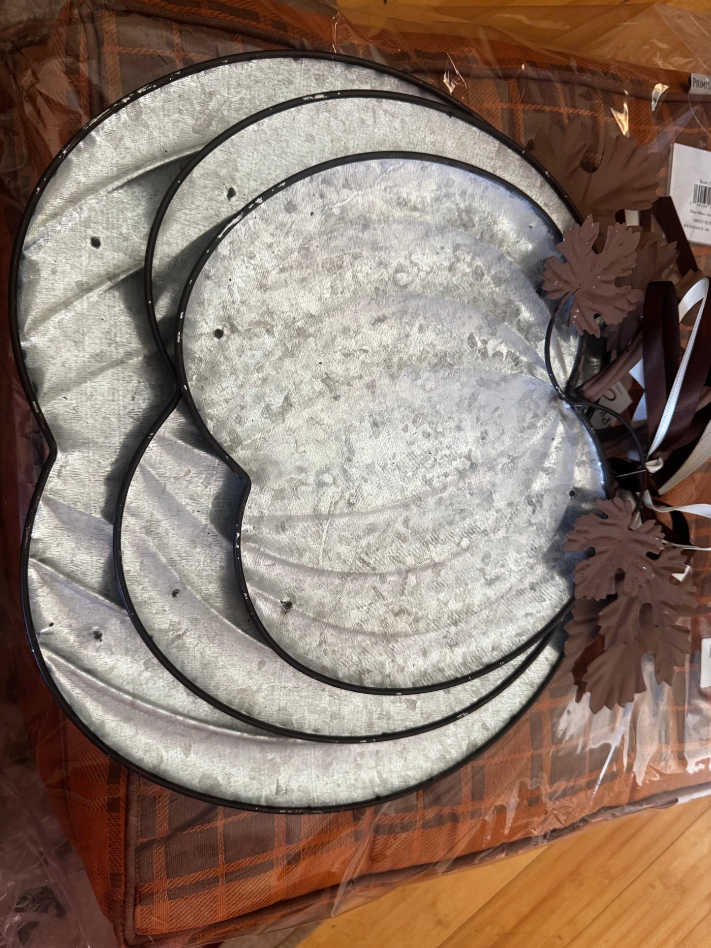 Metal Pumpkin Servers (Set Of 3)