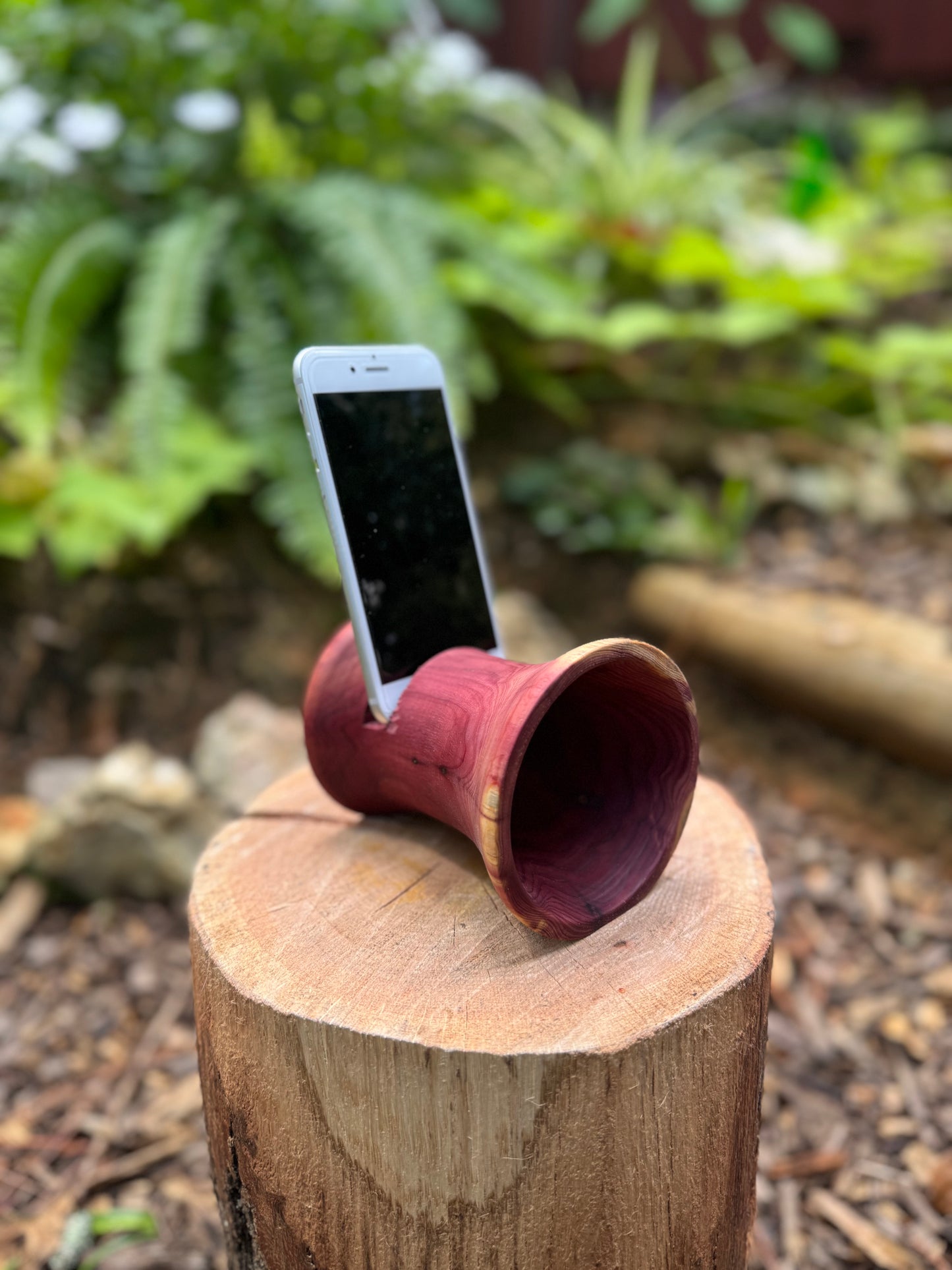 Phone Amplifier Stand