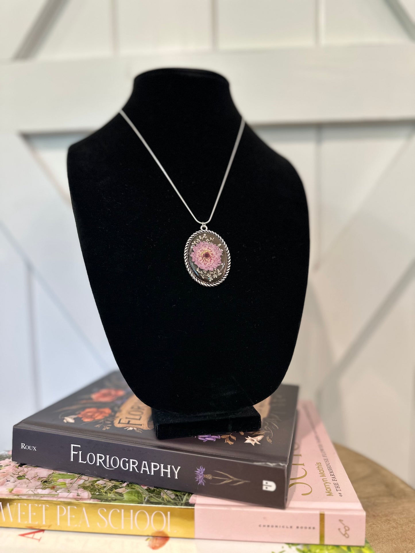 Necklace Premium