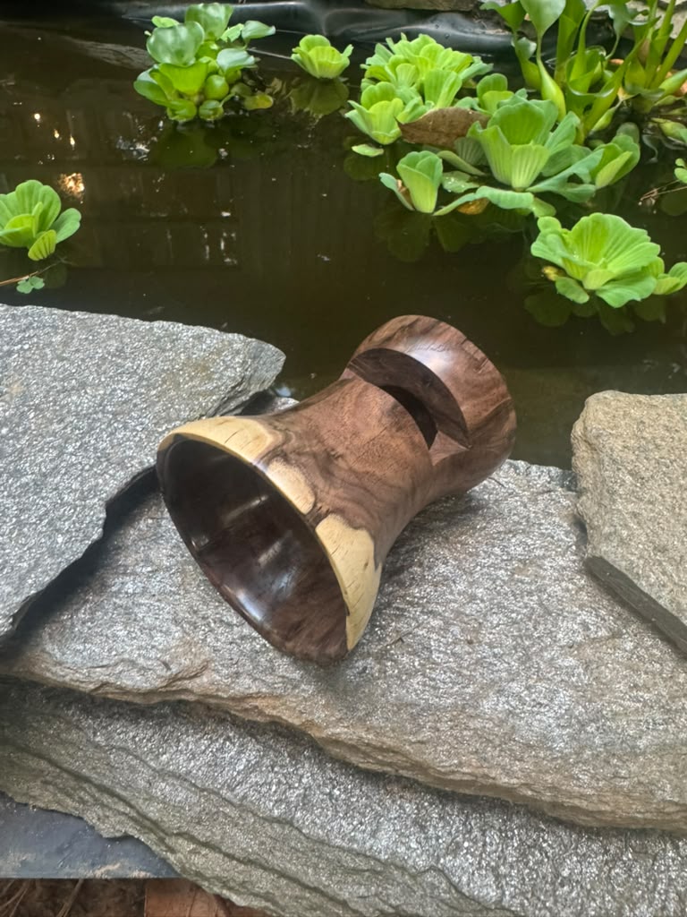 Phone Amplifier Stand