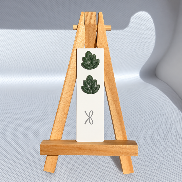 Mini Green Leaf Post